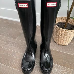 Hunter Women's Original Tall Gloss Rain Boots- Black size 8